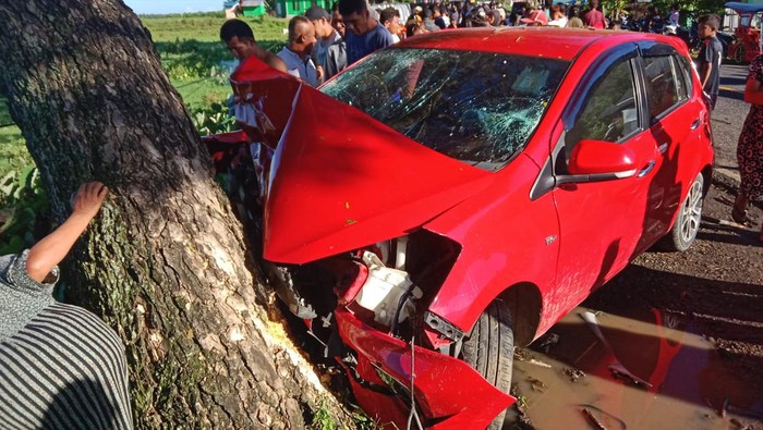 4 Orang Sekeluarga Boncengan Motor Tabrakan di Bolmong, Ibu-Anak Tewas